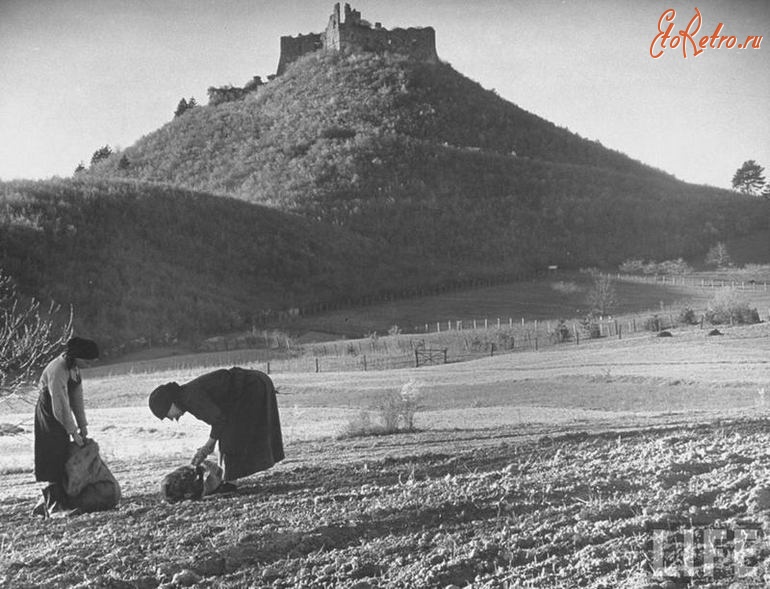 Хуст - Хустський замок. Фото Маргарет Бурк-Вайт. 1938 рік.