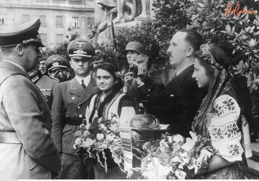 Львов - Торжественная встреча Ганса Франка во Львове. 1 августа 1941 года.
