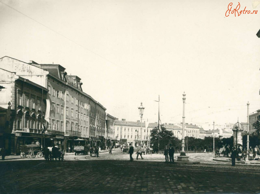Львов - Львів.  Вулична сцена на Марійській площі. Фото 1894 року.