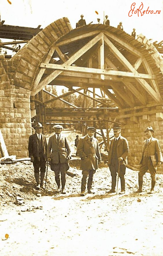 Яремче - Відбудова моста в Яремче.