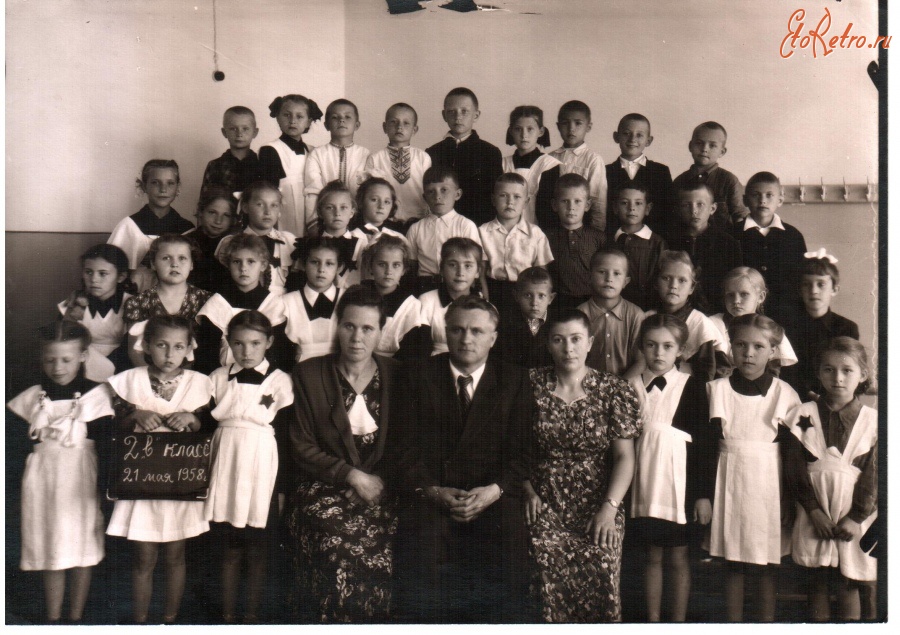 Год выпуска 1958. Школа 1958 Москва. Восьмилетняя Политехническая школа 1958. Школа год постройки 1958. Школа в Минске 1958 год.