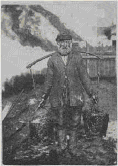 Борислав - Борислав  ХIХ-ХХ  ст.  Робітник з відрами нафти.