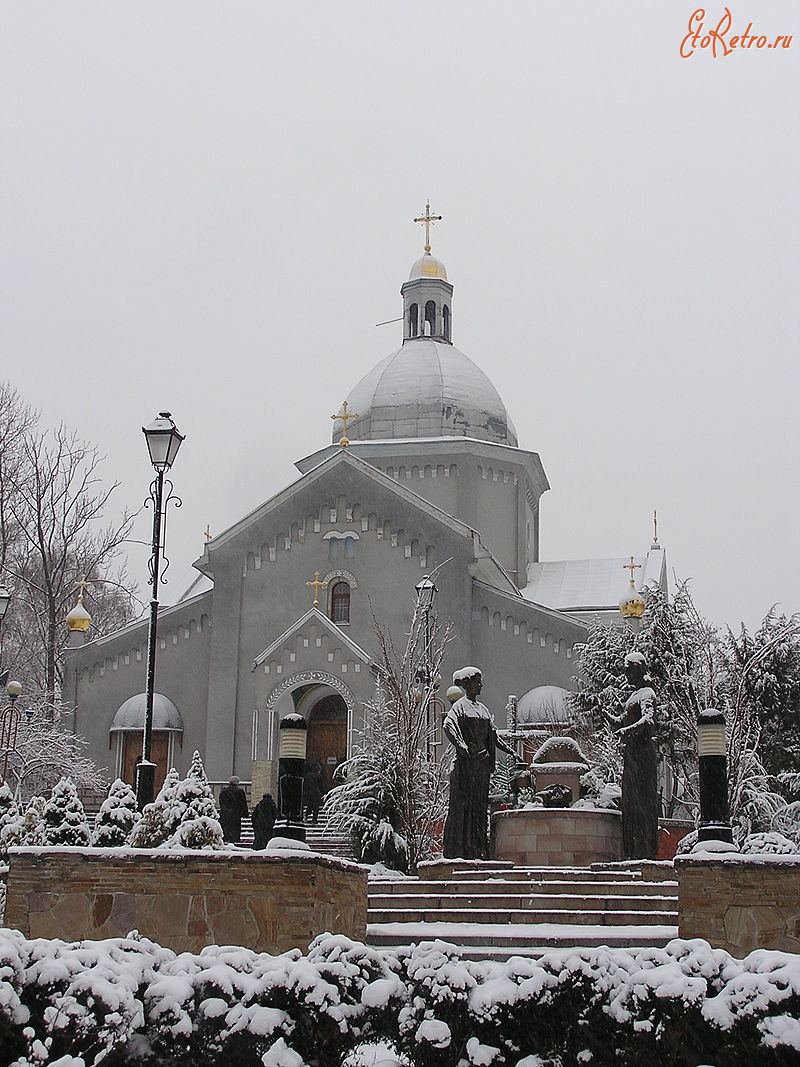 Трускавец - Трускавець взимку.  Церква  Св.Миколая.