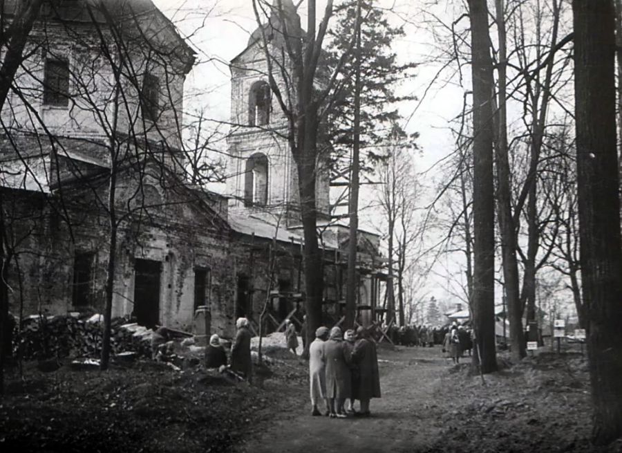 Вязники - Покровская церковь - начало восстановления храма.