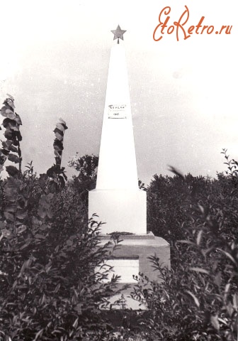 Диканька - Памятник борцам за свободу народа 1917 г.