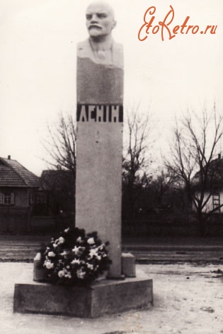 Диканька - Памятник В.И.Ленину