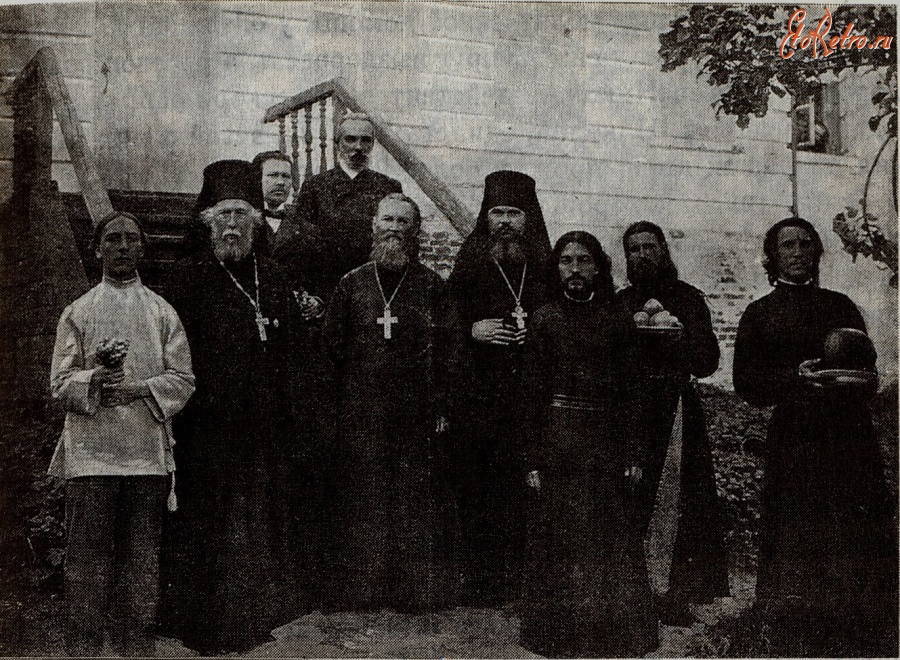 Путивль - г.Путивль, Иоанн Кронштадтский и братия Молчанского монастыря 1914г.