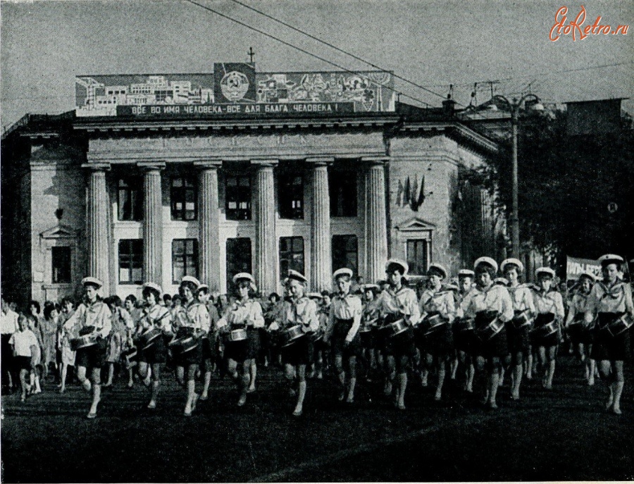 Севастополь - Парад пионеров