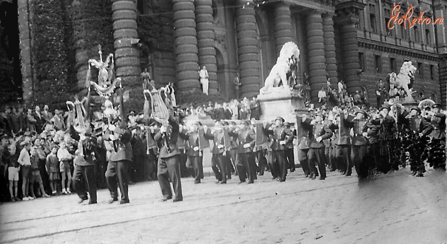Вена - Вена. Парад союзнических войск 8 мая 1955 года в честь 10-летия Победы во второй Мировой войне. Идут советские войска.Это был последний совместный парад союзников.