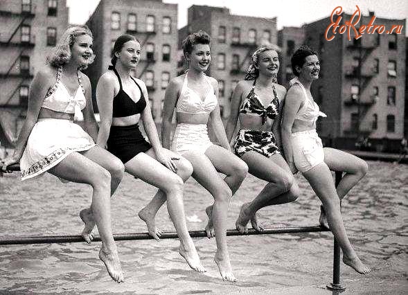 Соединённые Штаты Америки - Американки в купальниках - 40-е годы