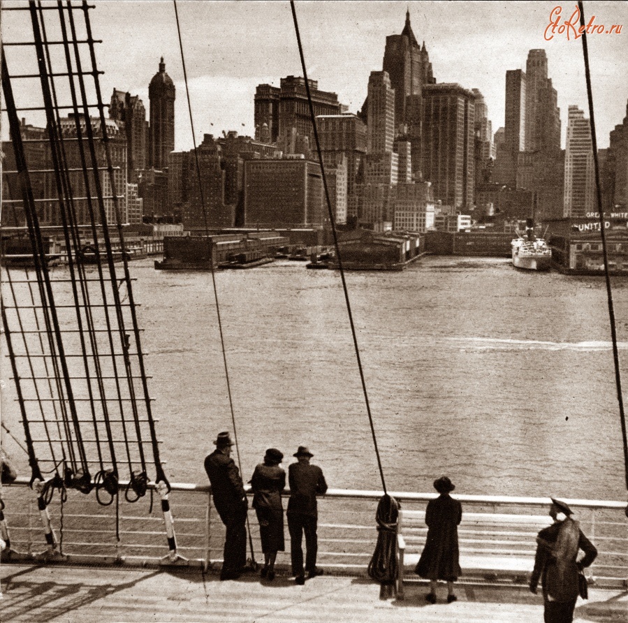 Нью-Йорк - Lower manhattan looking east from a ship on Hudson river may 1941 США,  Нью-Джерси