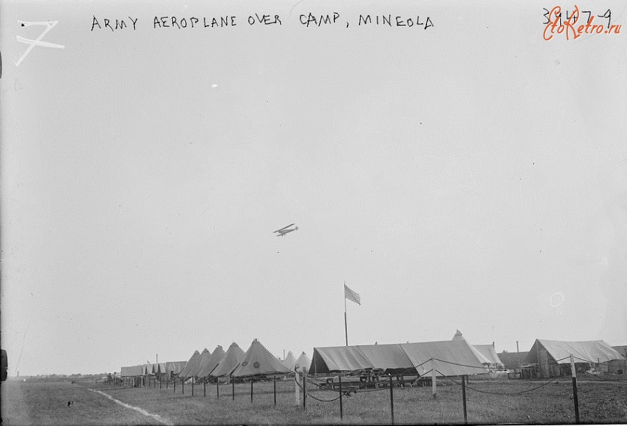 Нью-Йорк - Army Aeroplane Over Camp, Mineola США , Нью-Йорк (штат)