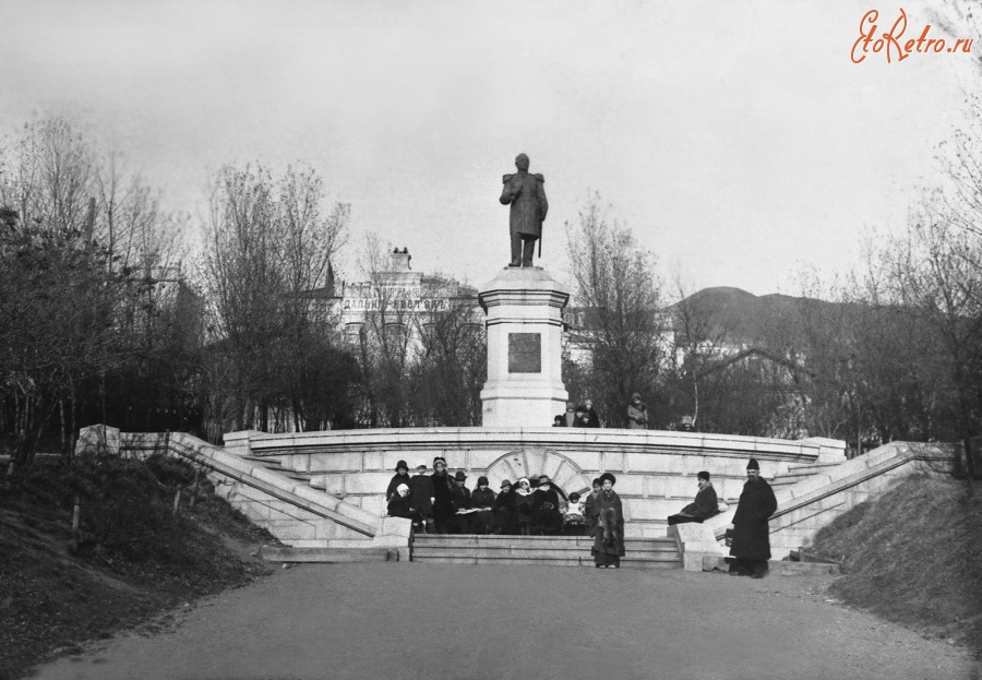 Владивосток - Бывший памятник адмиралу Василию Ивановичу Завойко во Владивостоке