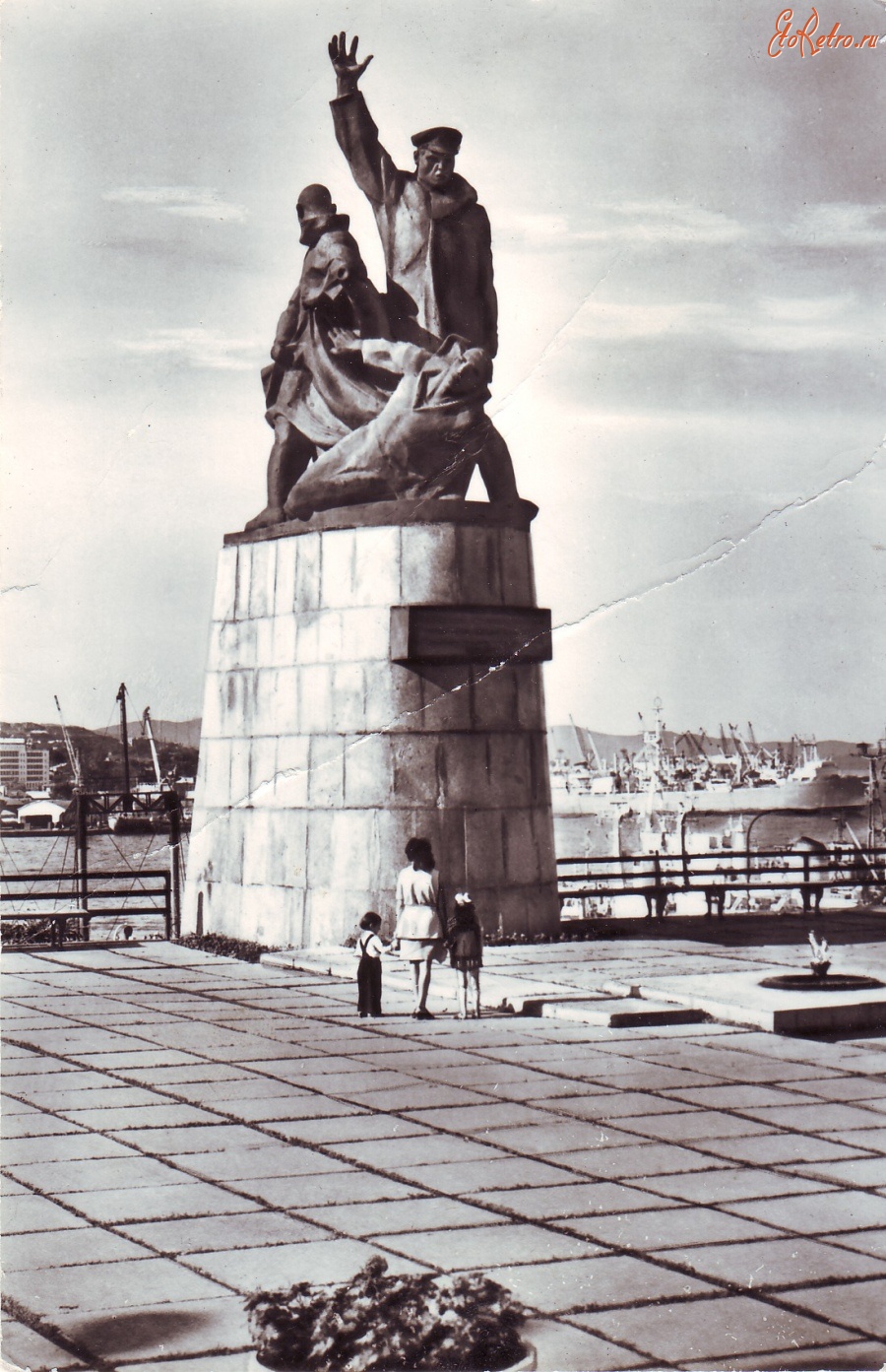Владивосток - Памятник приморским морякам, погибшим во время Великой Отечественной войны 1941-45 гг