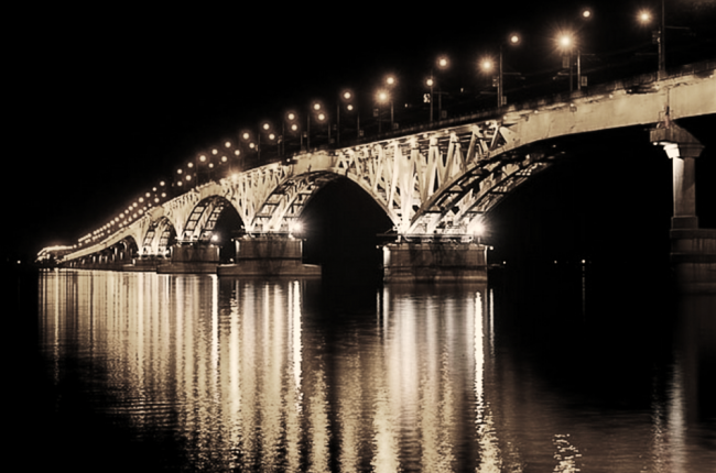 Саратов - Мост Саратов-Энгельс ночью.