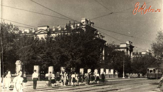 Саратов - Университет.Трамвайная остановка.