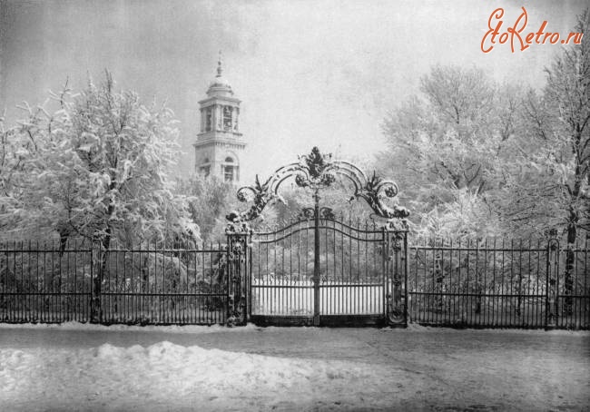 Саратов - Ворота парка Липки и колокольня Александро-Невского собора
