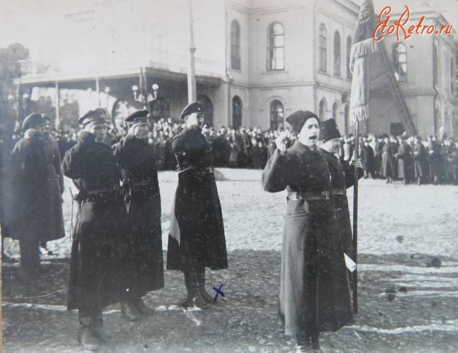 Саратов - Празднование 1 мая 1920 г. на Театральной площади
