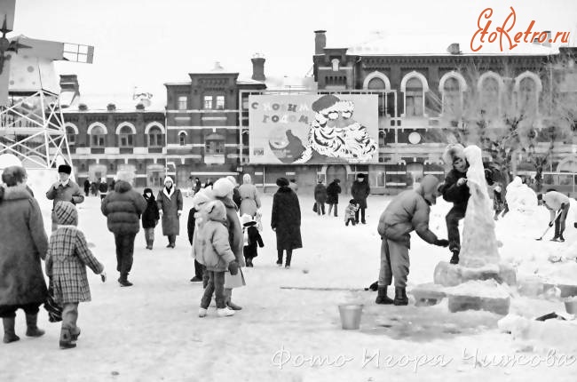 Саратов - Конкурс снежных скульптур на Театральной площади