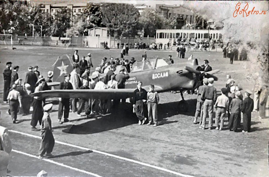 Саратов - Самолет Як-18,на котором летал в аэроклубе Юрий Гагарин