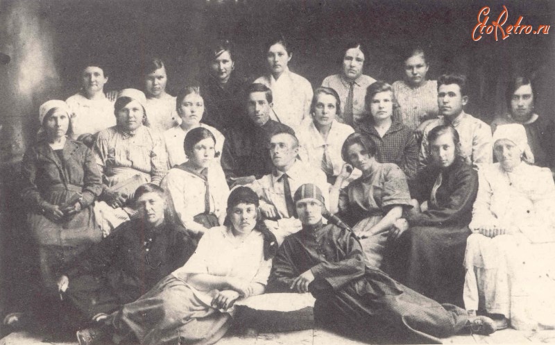 Саратов - Слушательницы 2-х месячных курсов женорганизаторов среди сельских женщин-татарок