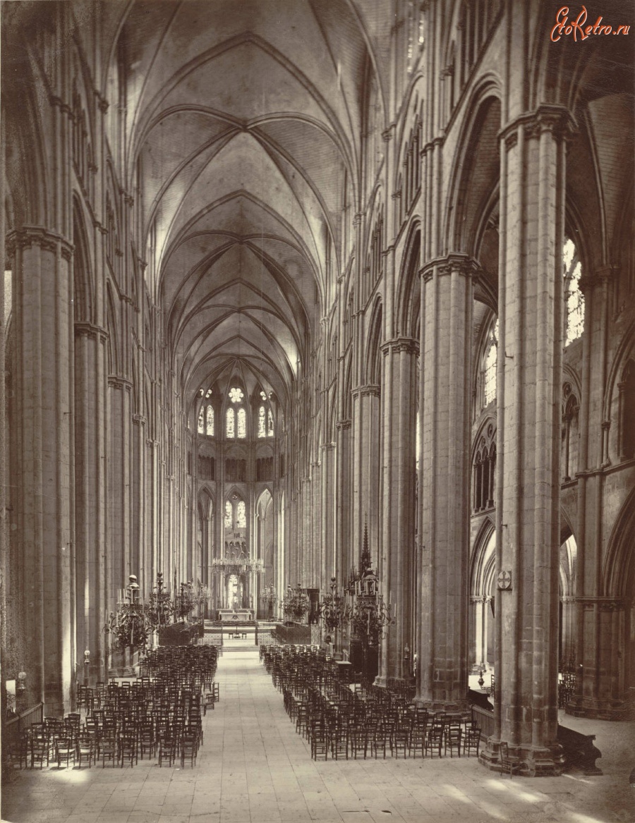Франция - Bourges Cathedral. Nave (Interior) Франция