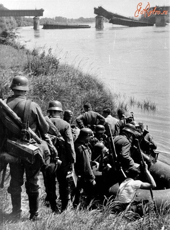 Франция - Переправа немецких частей через реку Луара