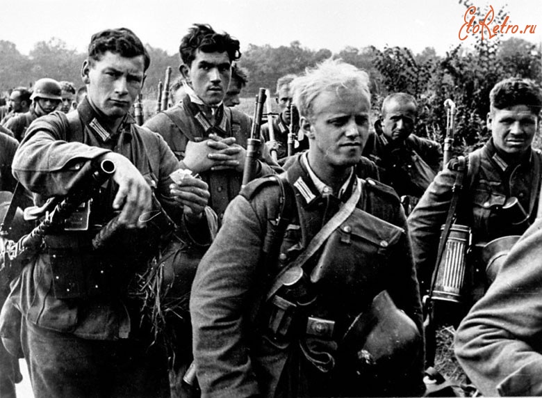 Франция - Отряд немецких солдат во время наступления на Париж