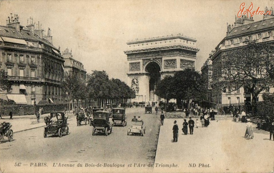 Париж - Триумфальная арка-у могилы Неизвестного солдата