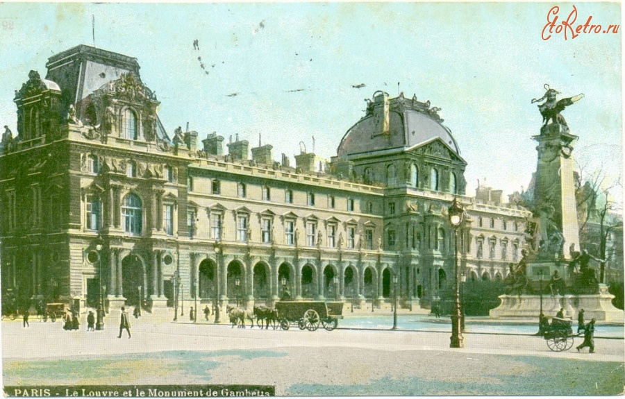Париж - Лувр и памятник Gambetta