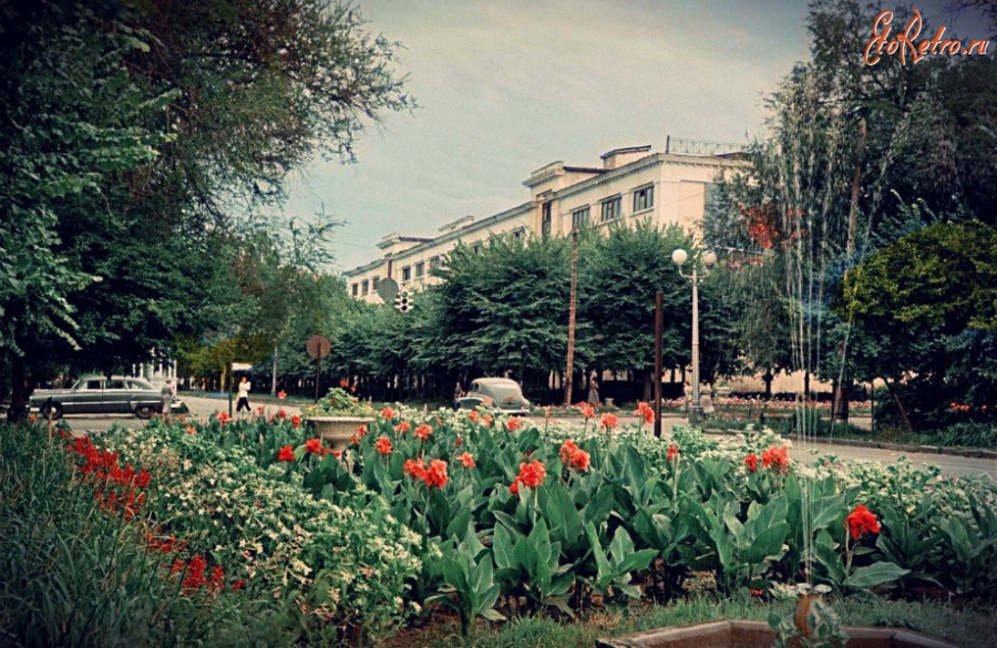 Алма-Ата - Улица Кирова и сквер с фонтаном, 1955