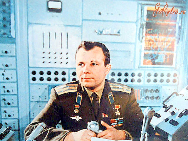 Байконур - Ю.Гагарин на командном пункте стартовой площадки.