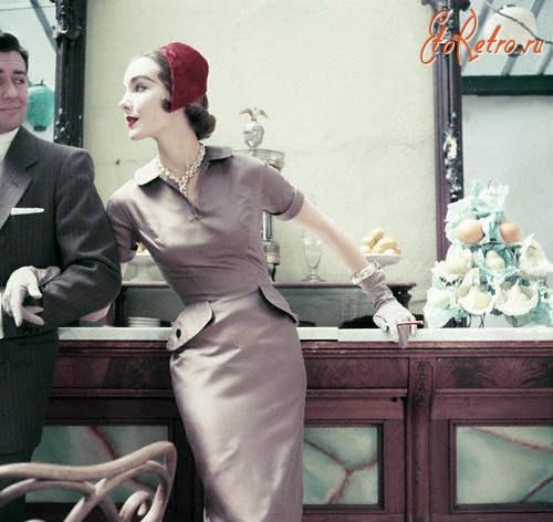 Ретро мода - Женщина в богатом платье 50-х
