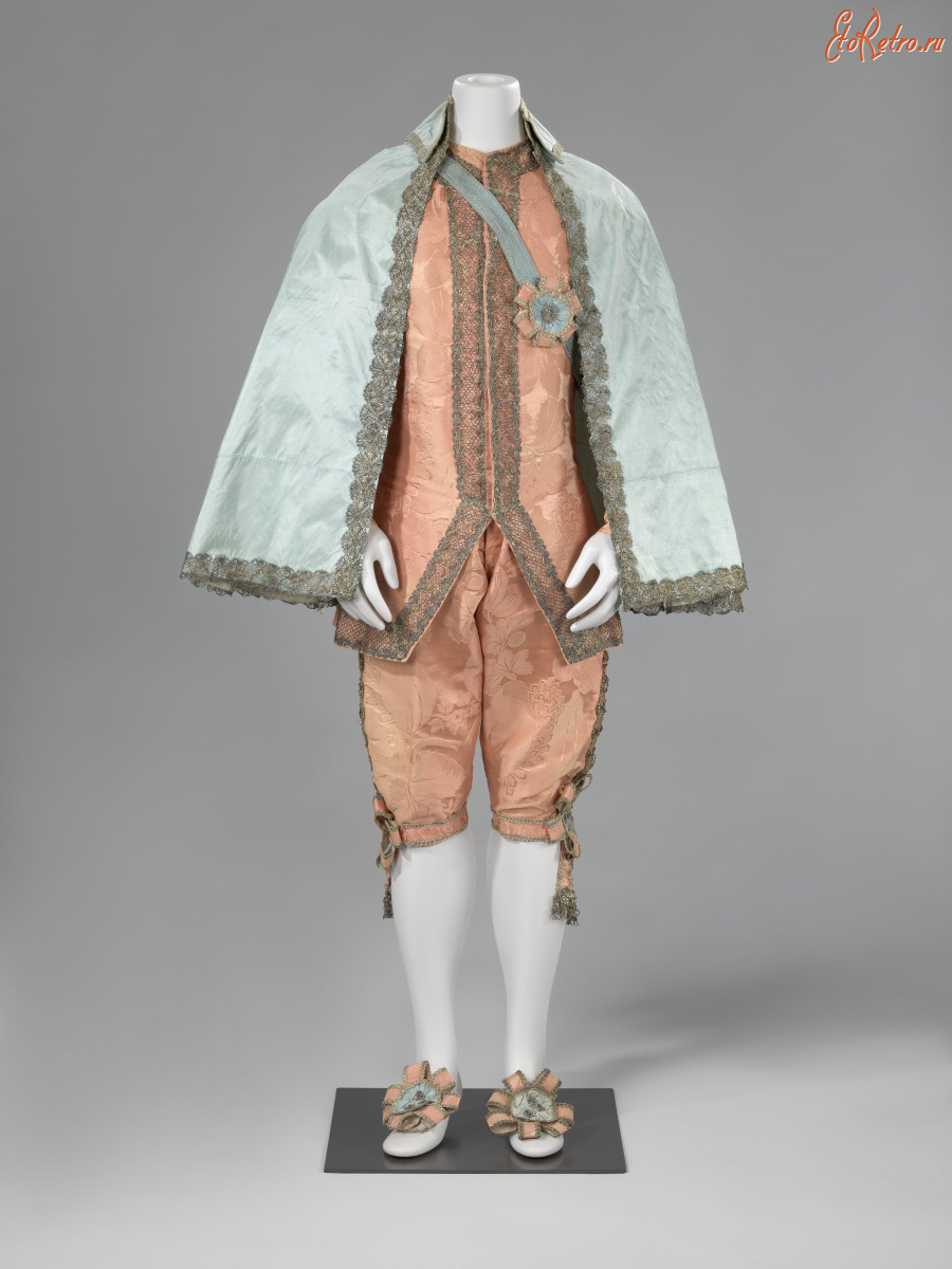 Ретро мода - Маскарадный костюм в стиле XVII века из розового дамаска