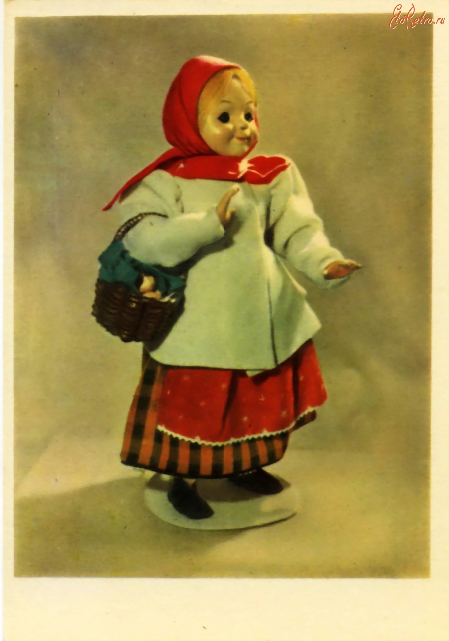 Ретро открытки - Кукла в костюме старой Москвы