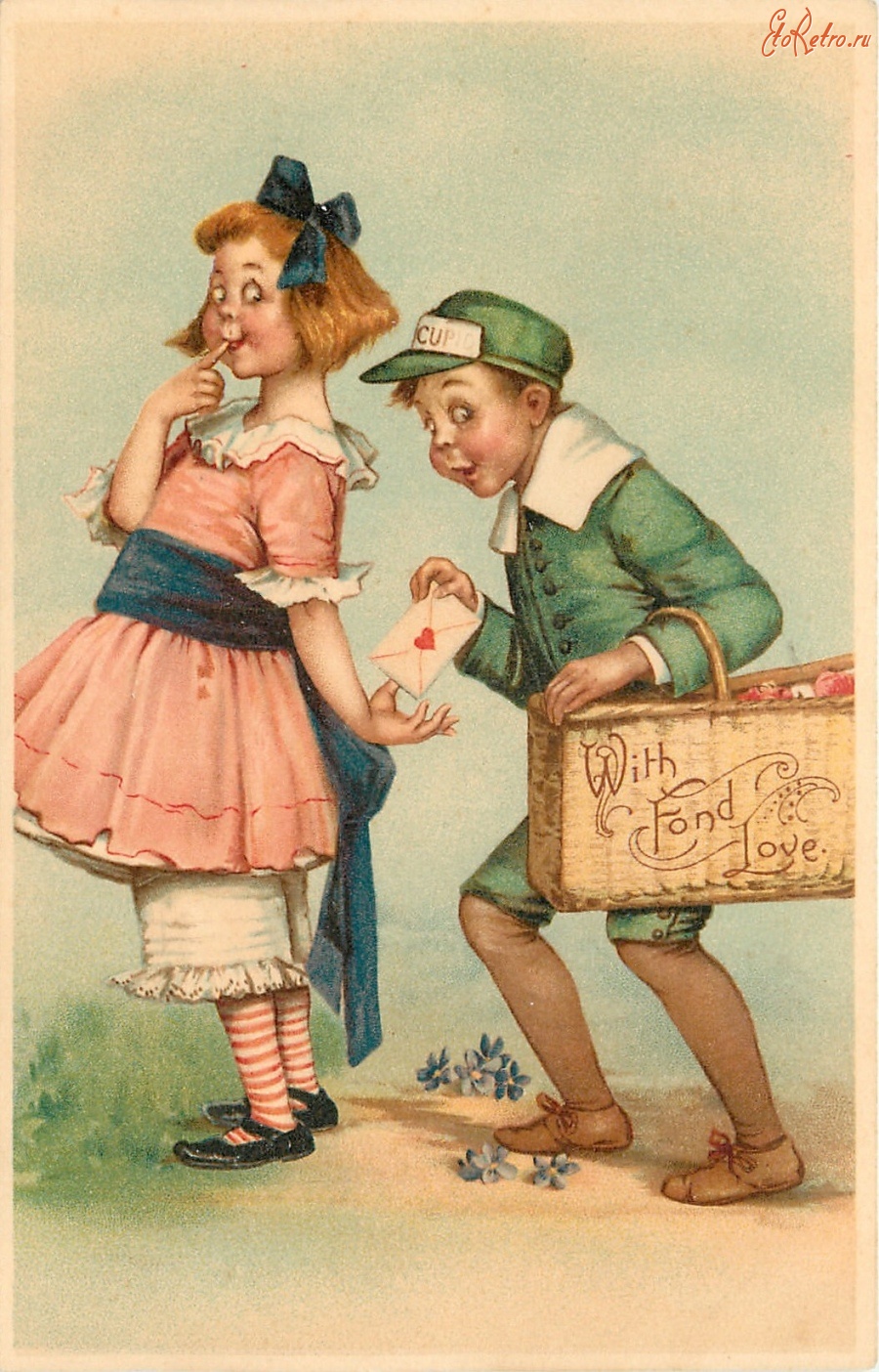 Ретро открытки - С любовью. Девочка в розовом платье и мальчик в униформе