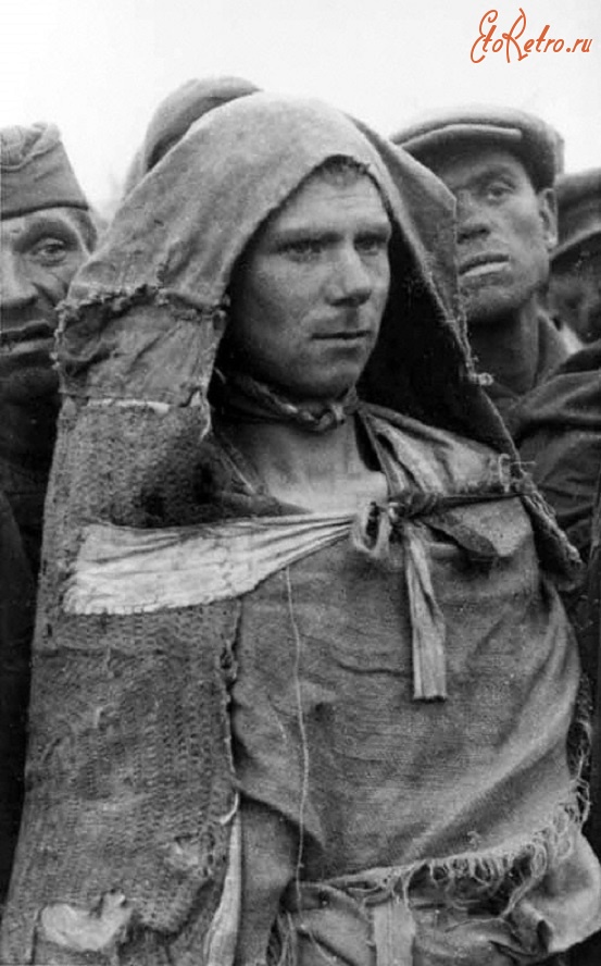 Прибалтика - Советские военнопленные в пересыльном лагере