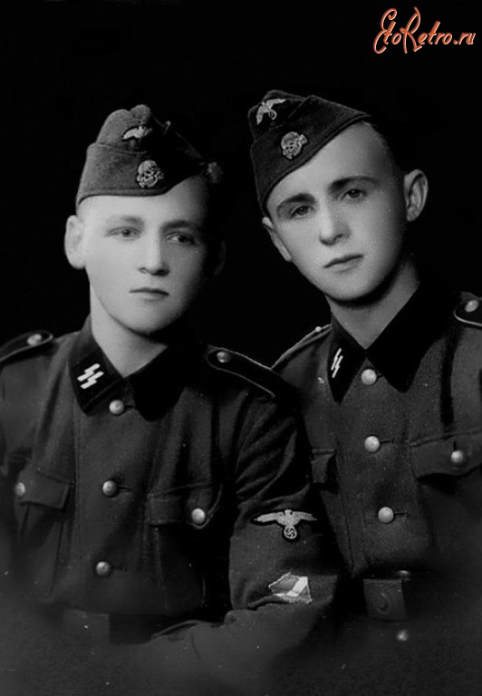 Латвия - Портрет двух призывников из латышского легиона Латвии .