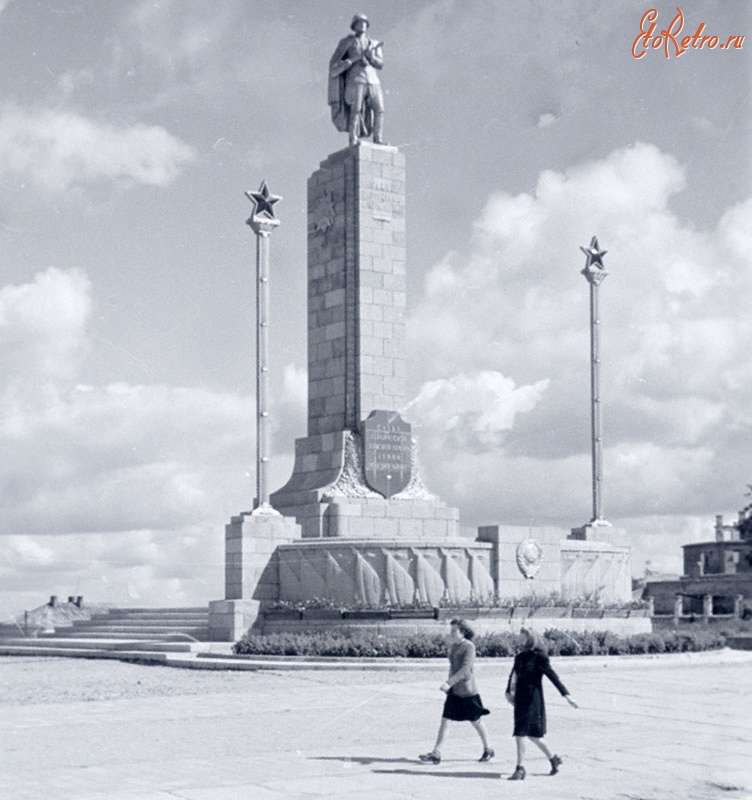 Литва - Памятник Победы в городе Шауляй