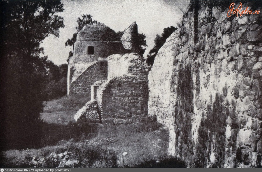Литва - Юго-западная башня с остатками стен и ворот