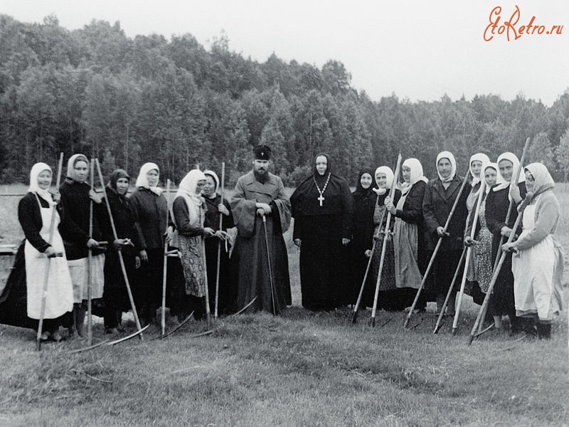 Эстония - Архиепископ Алексий, матушка Варвара и сестры Пюхтицкой обители. 1968