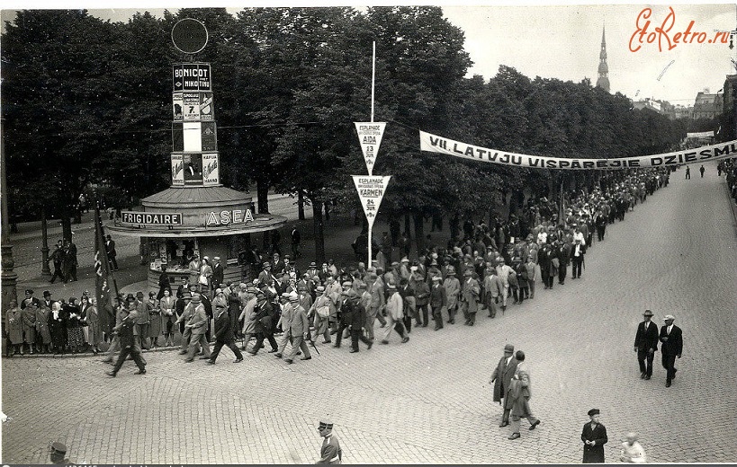 Рига - Рига-1931 июнь - шествие участников VII-го Вселатвийского Праздника песни