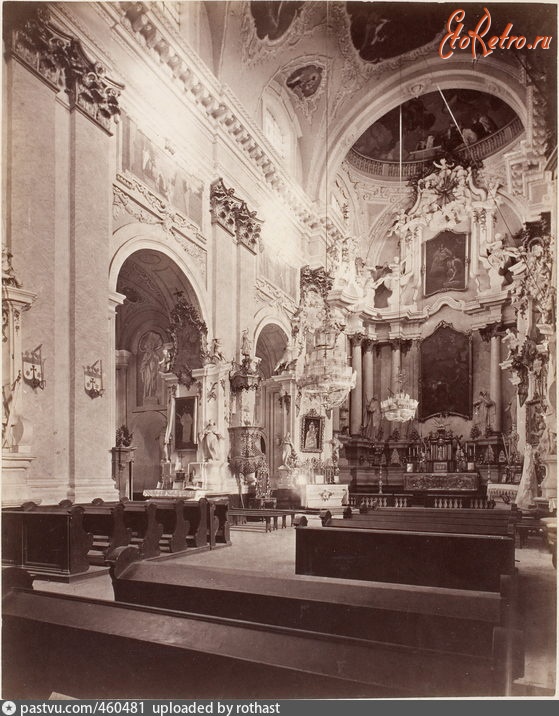 Вильнюс - Вильна. Интерьер костела святой Терезы