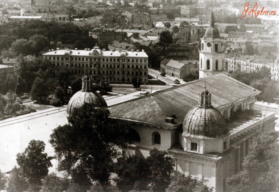 Вильнюс - Кафедральная площадь в Вильнюсе