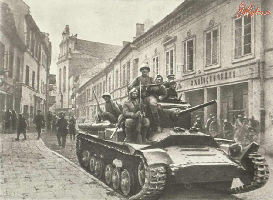 Вильнюс - Войска Красной армии в освобожденном  Вильнюсе