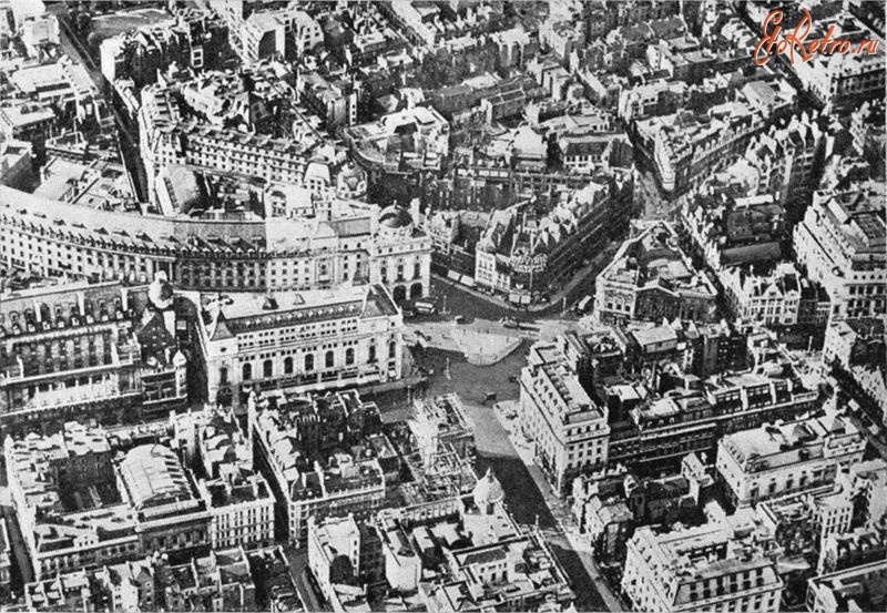 Лондон - Аэрофотосъемка площади Пикадилли.
