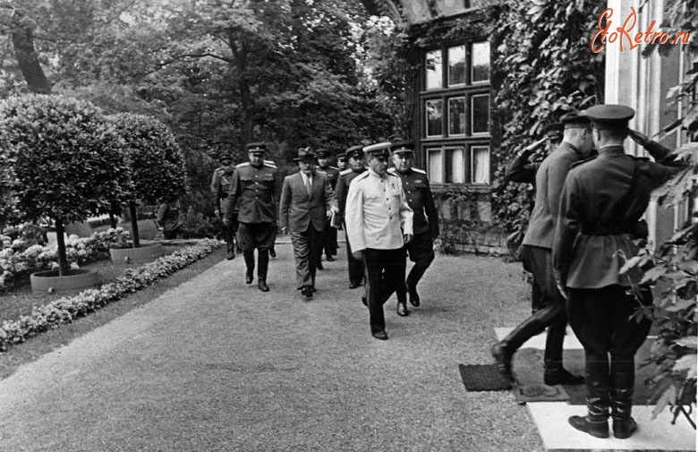 Потсдам - Потсдамская конференция. Прибытие И.В. Сталина в резиденцию советской делегации