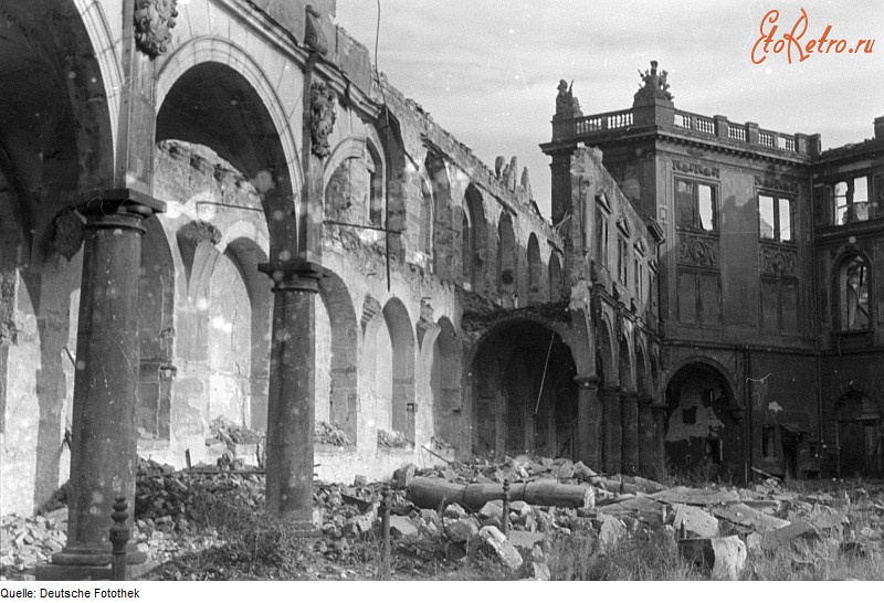 Дрезден - Дрезден после бомбардировки 13 февраля 1945г. Штальхоф - Конюшенный двор ( Stallhof ).