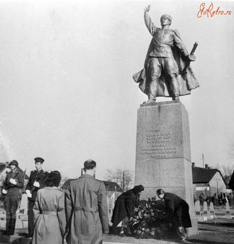 Будапешт - Памятник советским воинам, погибшим в боях за освобождение Венгрии в рабочем районе Чепеле