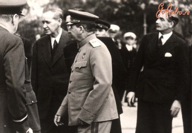 Тегеран - Черчилль и Сталин прибывает на конференции